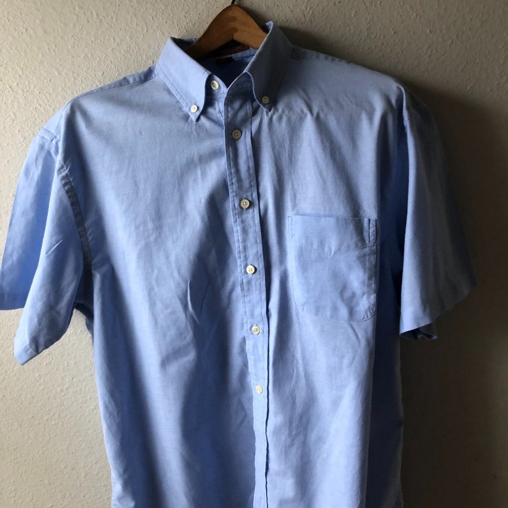 Harriton short sleeve blue oxford shirt
